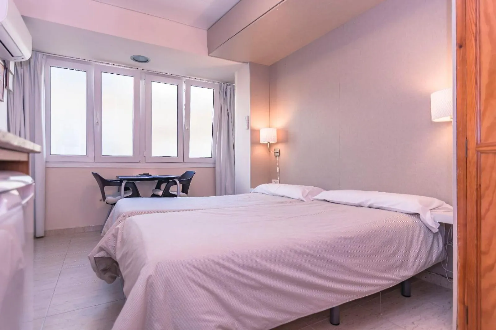 Carihuela Beach Apartamentos Torremolinos 0*,